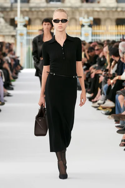 Look 28